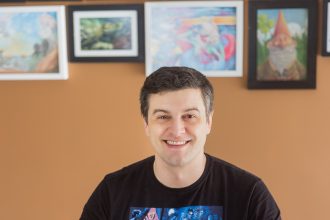 Telas sufocam o imaginário infantil, diz especialista