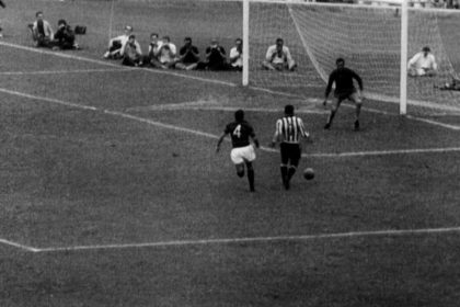 TV Brasil exibe filmes de Pelé e Garrincha; veja a programação