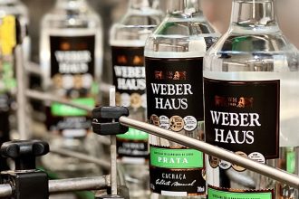 Weber Haus impulsiona crescimento com rótulos de entrada em 2025