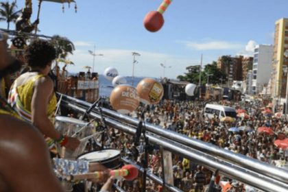 Carnaval 2026: FecomercioSP estima R$18,6 bi em SP; veja temas