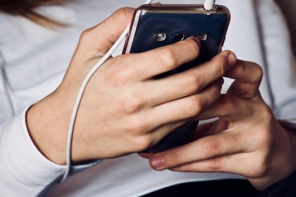 Carnaval: proteja crianças e adolescentes online e nas ruas