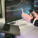 Fintechs e varejo personalizam seguros com plataformas digitais