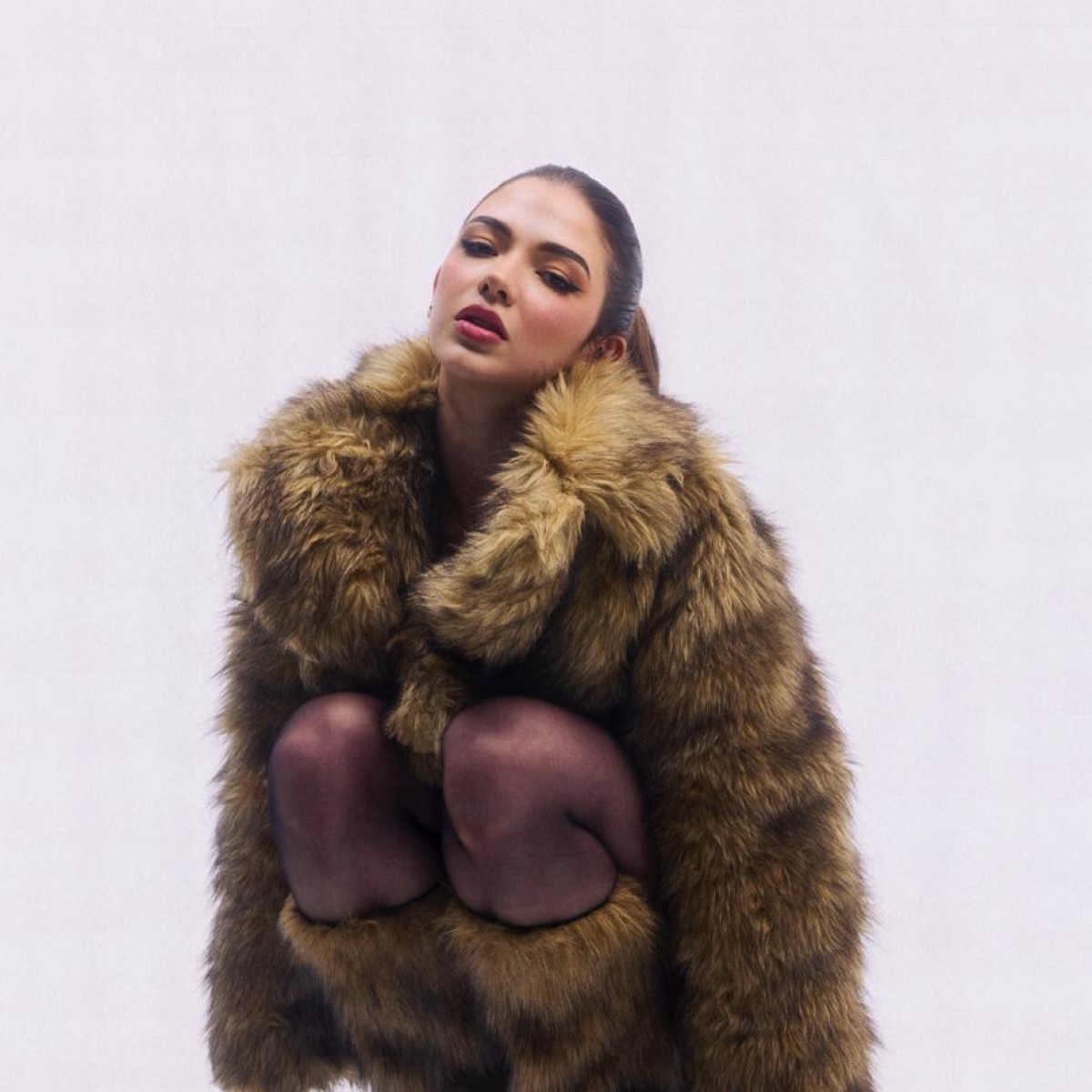 Giana Mello lança “Favorita” e reafirma identidade no pop