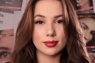 Por que cílios ficam incríveis em uns e não em outros?