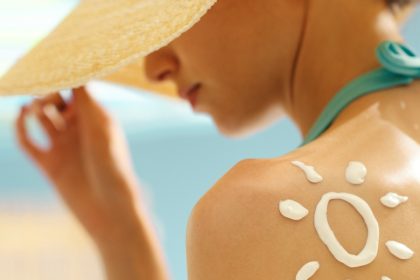 Verão exige atenção redobrada com a saúde da pele, diz especialista
